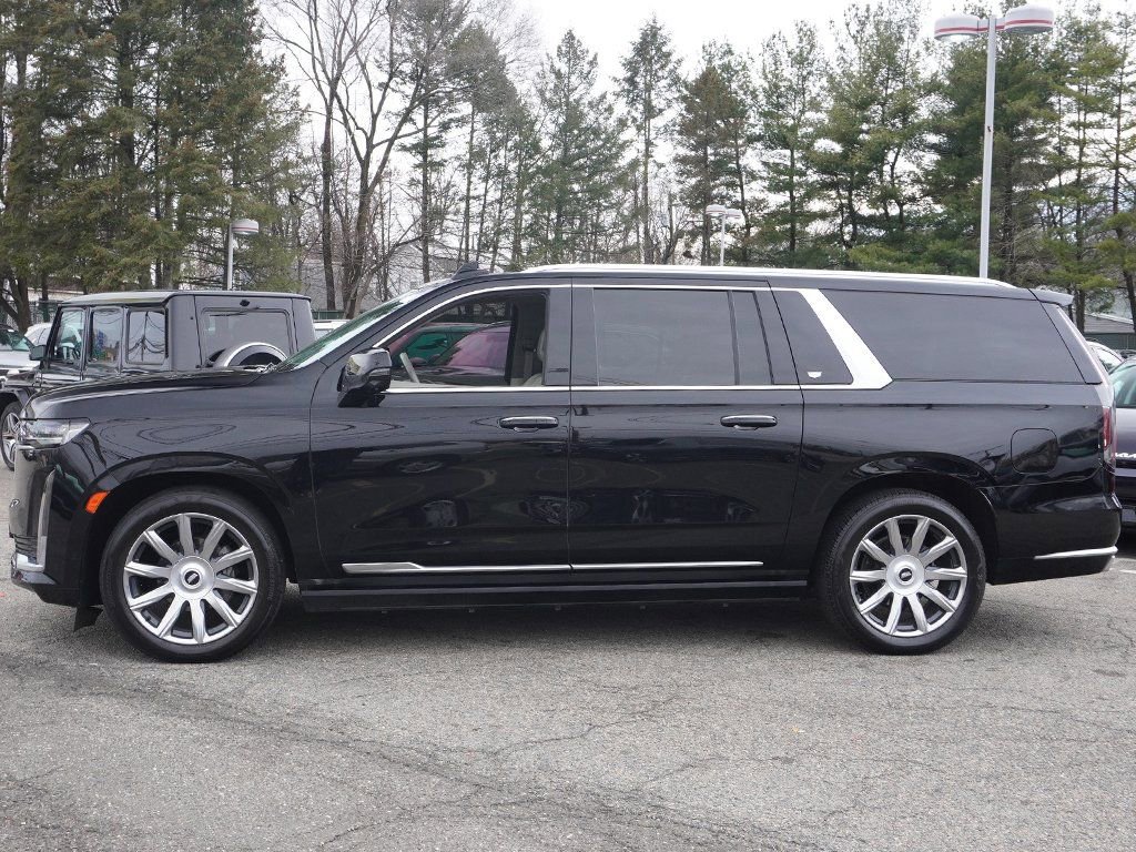 Used 2023 Cadillac Escalade ESV Premium Luxury Platinum w/ Heavy-Duty Trailer Package image 22