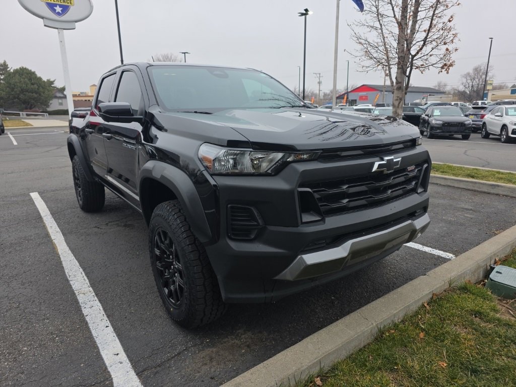 Used 2024 Chevrolet Colorado Trail Boss w/ Technology Package image 2