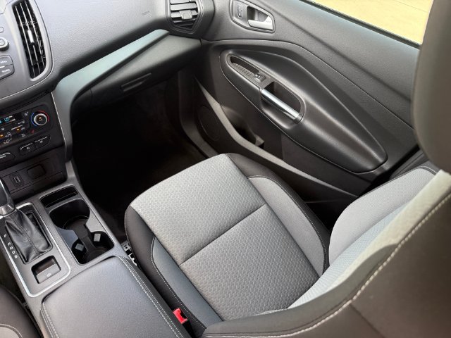 Used 2018 Ford Escape SE FWD image 24