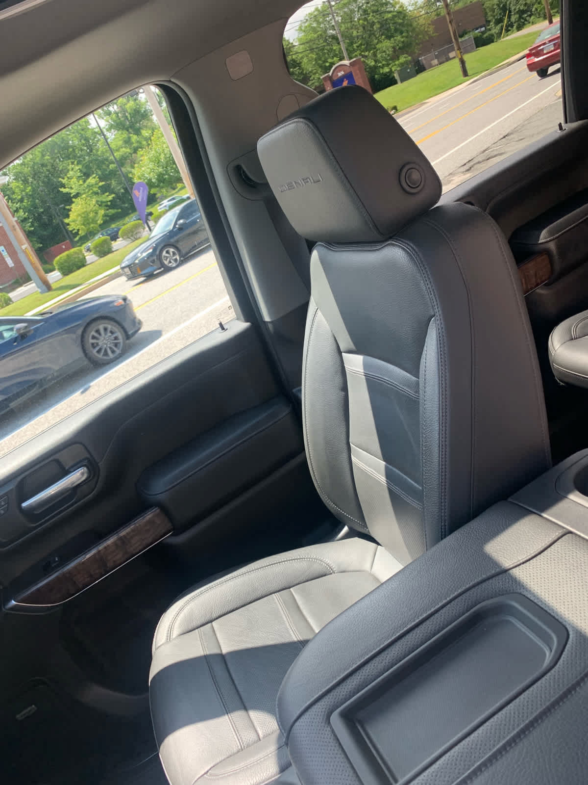 Used 2021 GMC Sierra 3500 Denali w/ Denali Black Diamond Edition AWD/4WD image 21