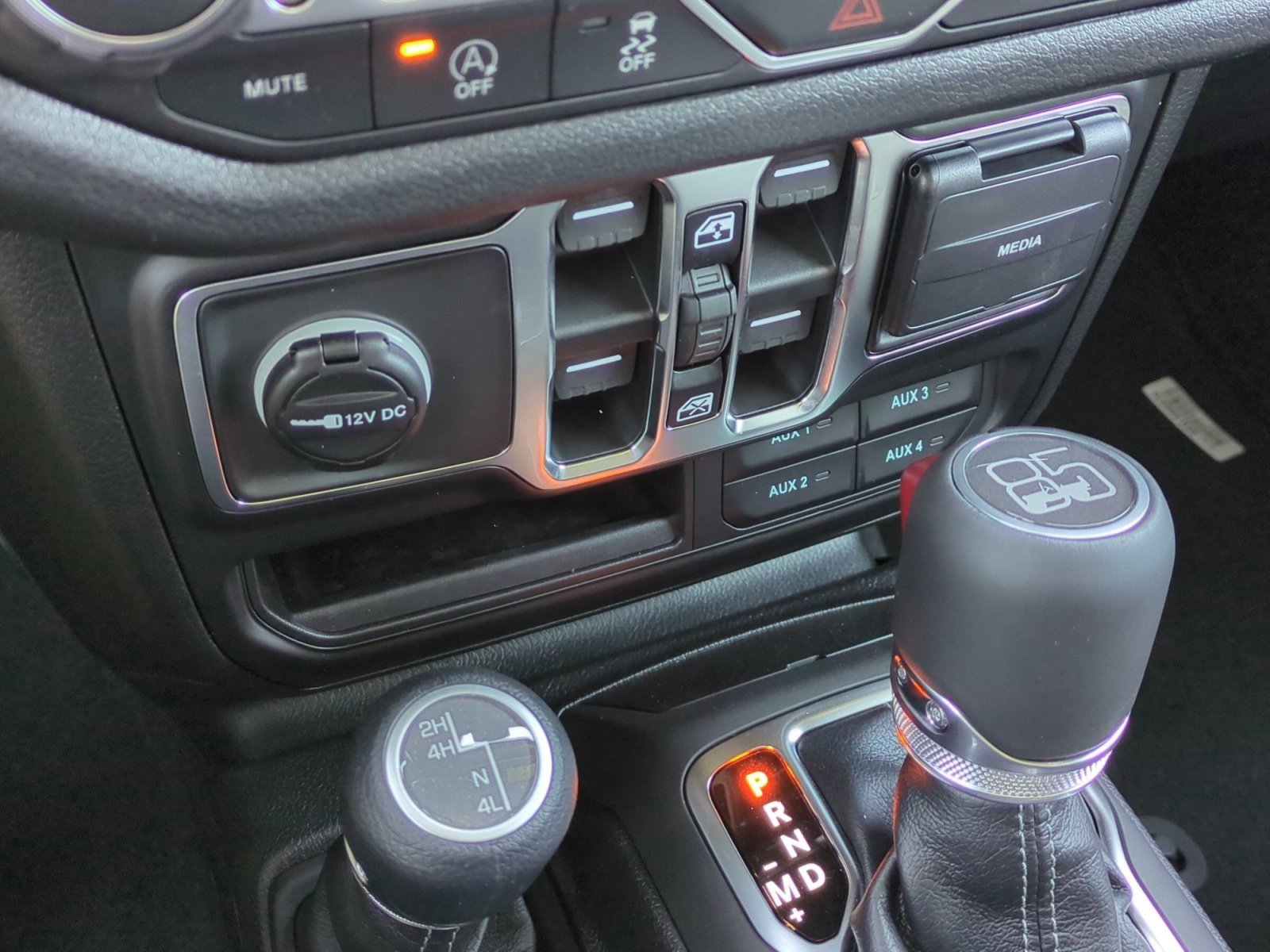 New 2026 Jeep Gladiator Sport AWD/4WD image 31