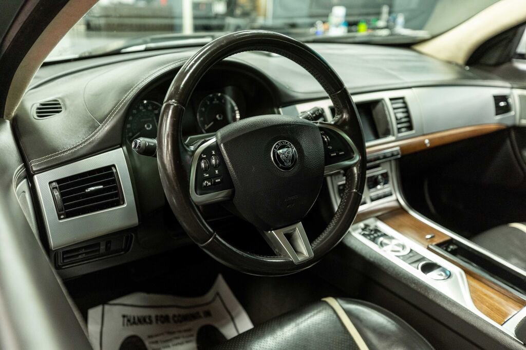 Used 2015 Jaguar XF Sport image 10