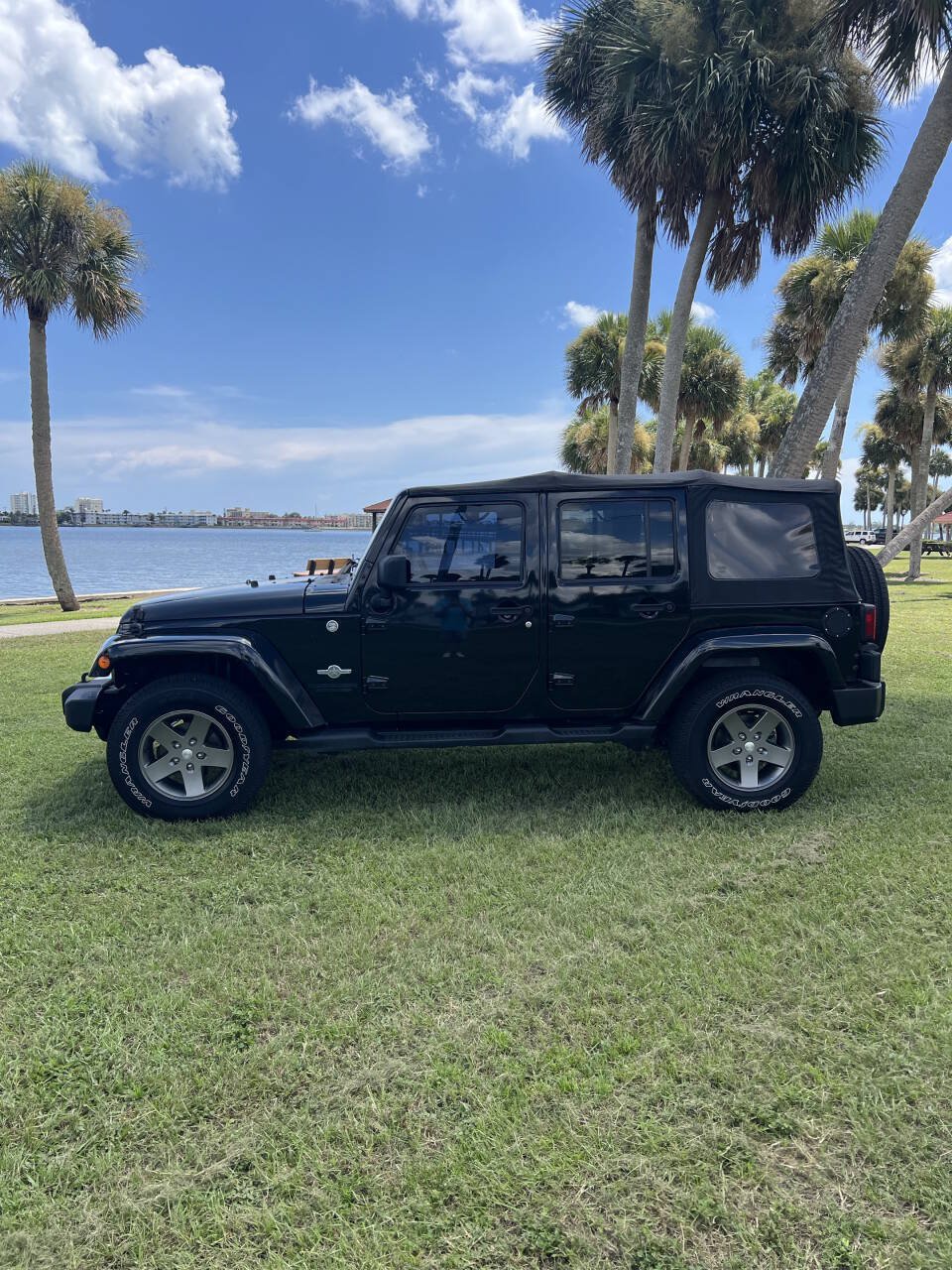 Used 2013 Jeep Wrangler Unlimited Sport AWD/4WD image 2