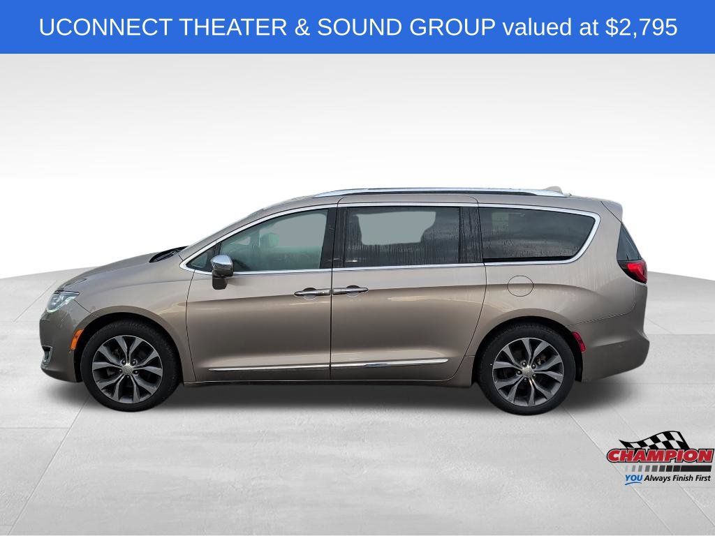 Used 2017 Chrysler Pacifica Limited FWD image 2
