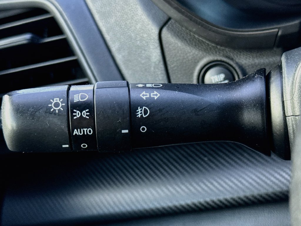 Used 2018 Subaru Crosstrek 2.0i Premium AWD/4WD image 12
