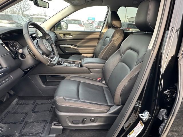 Certified 2025 Nissan Pathfinder SL image 22
