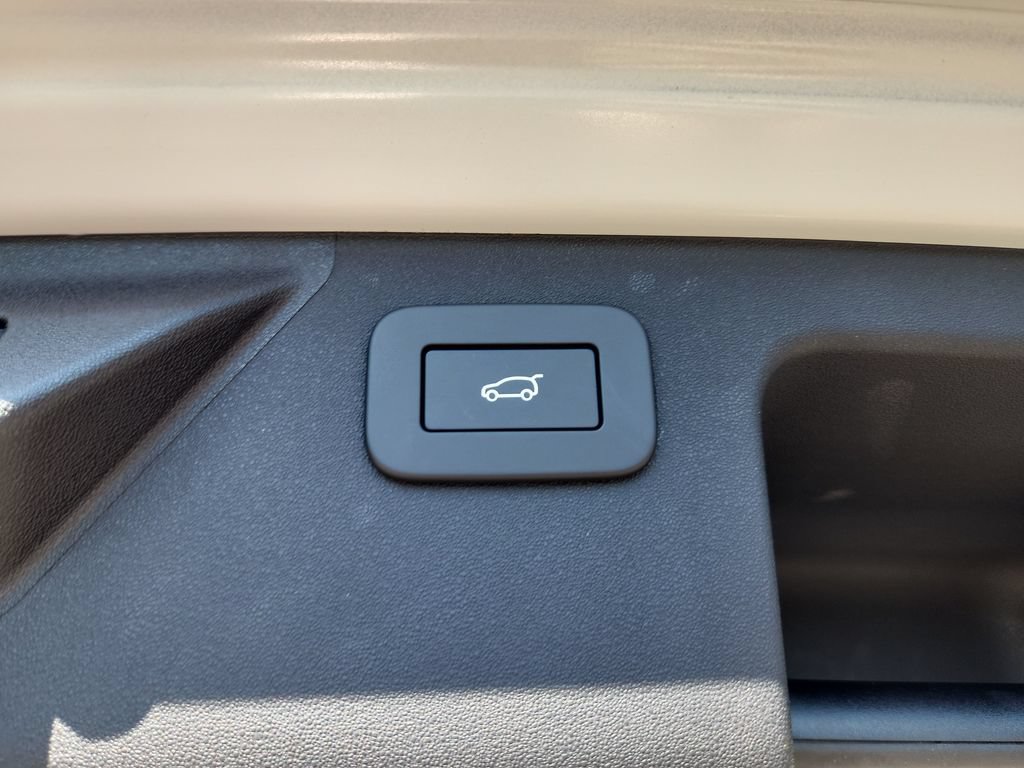 New 2026 Land Rover Discovery Sport Landmark AWD/4WD image 14
