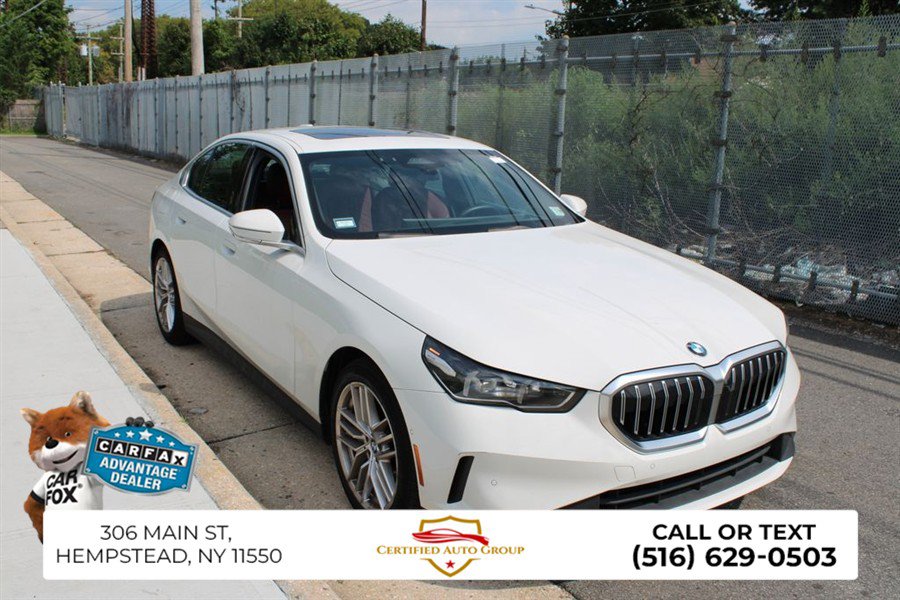 Used 2024 BMW 540i xDrive AWD/4WD image 4