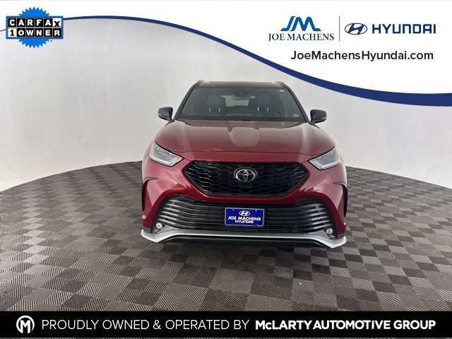 Used 2021 Toyota Highlander XSE image 2