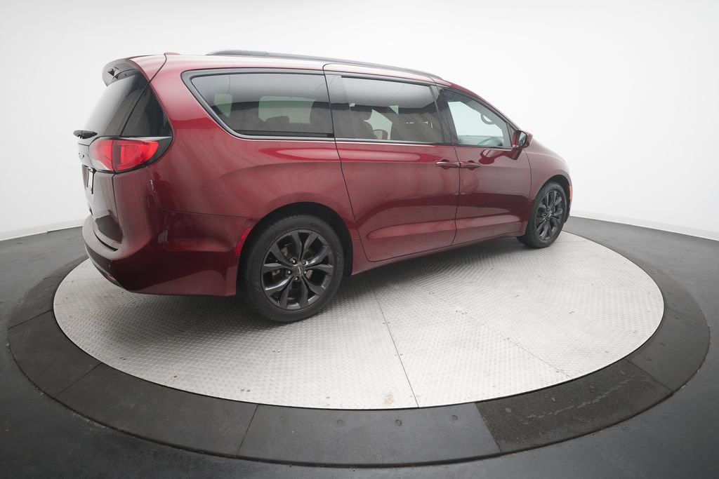 Used 2020 Chrysler Pacifica Touring-L Plus w/ S Appearance Package FWD image 37