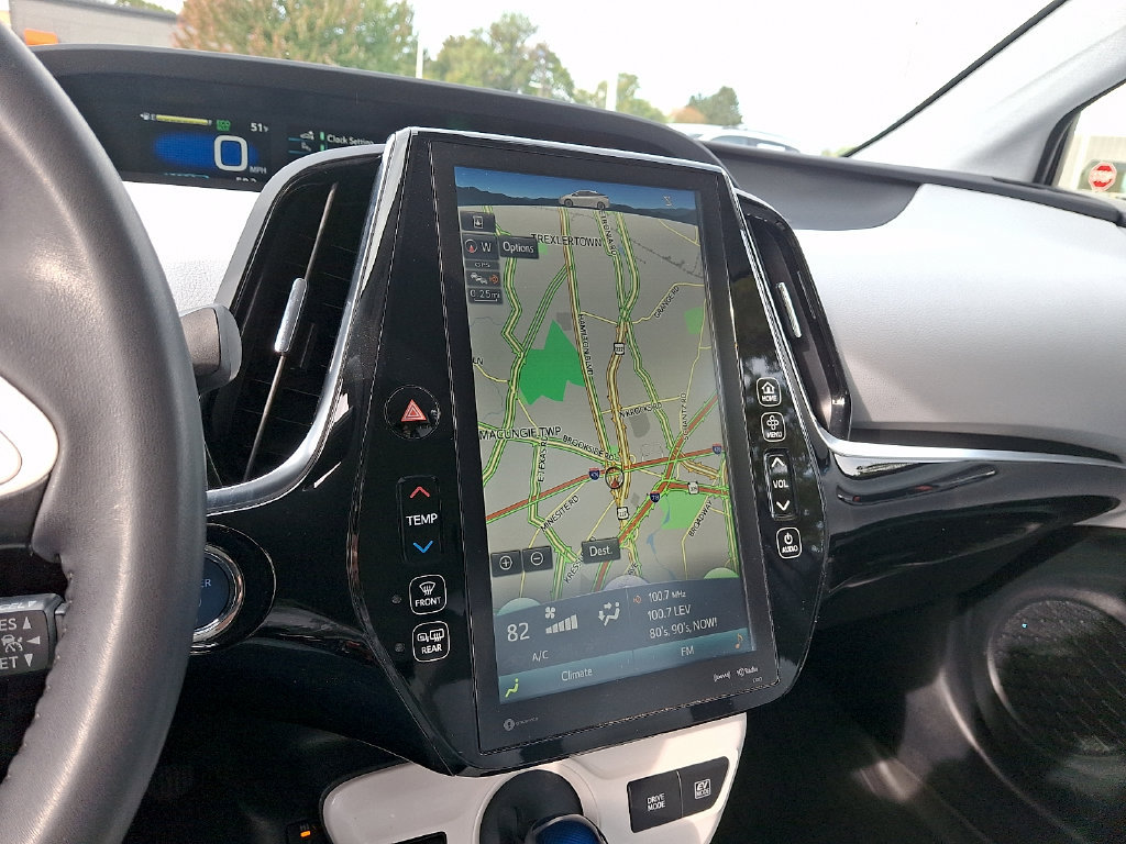 Used 2018 Toyota Prius Four w/ Advanced Technology Package FWD image 3