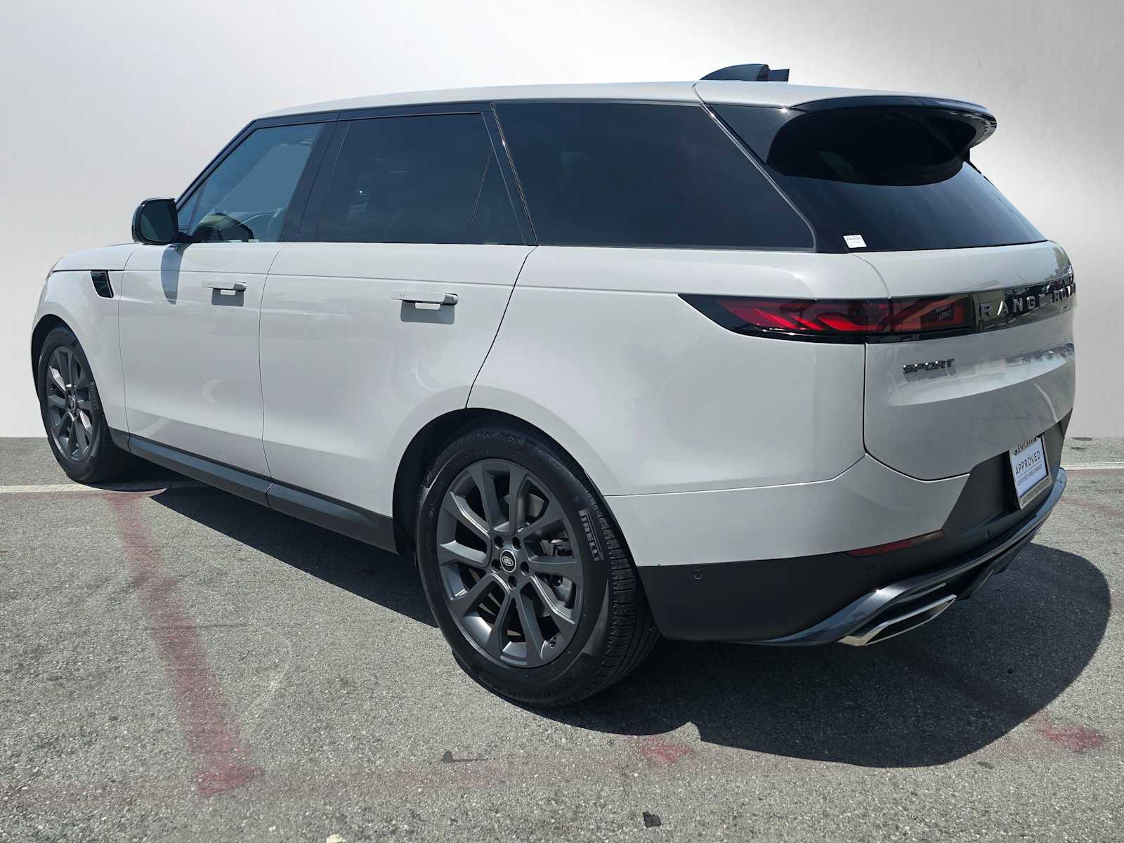 Used 2025 Land Rover Range Rover Sport AWD/4WD image 3