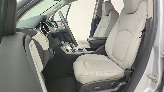 Used 2009 Chevrolet Traverse LTZ image 18