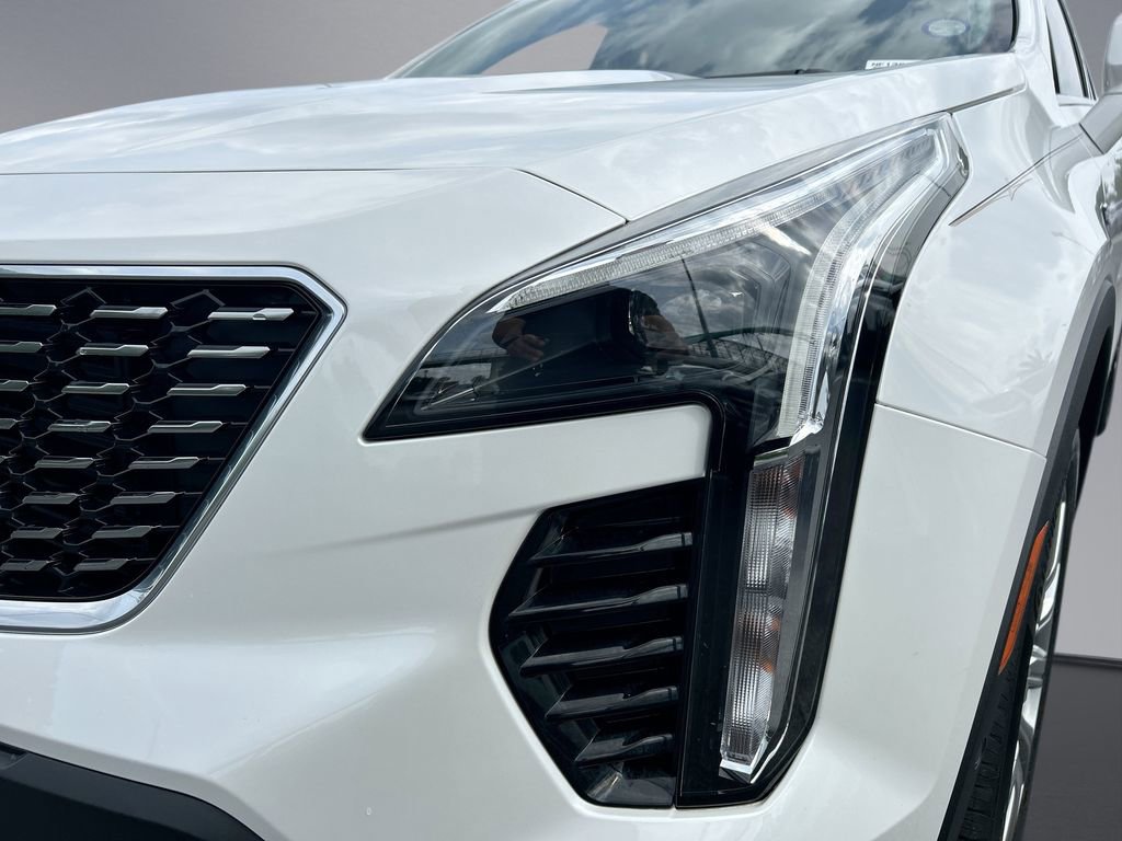 Used 2022 Cadillac XT4 Premium Luxury w/ Enhanced Visibility Package FWD image 32