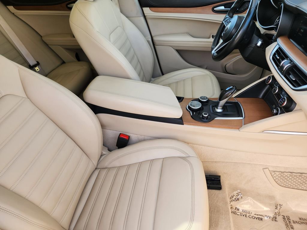 Used 2019 Alfa Romeo Stelvio Ti Lusso w/ Quick Order Package 22X Lusso image 4