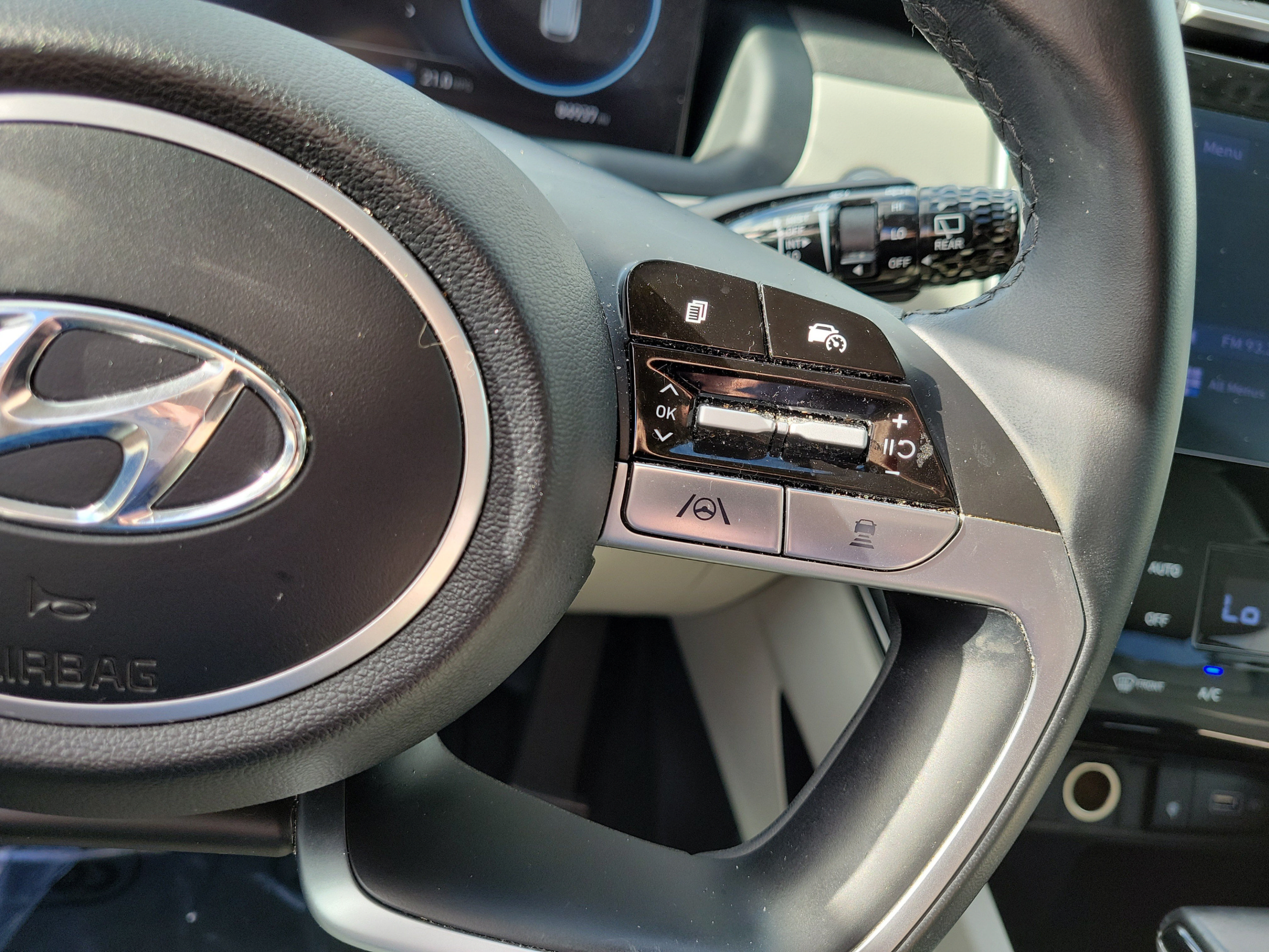 Used 2022 Hyundai Tucson SEL w/ Convenience + Premium Package FWD image 26