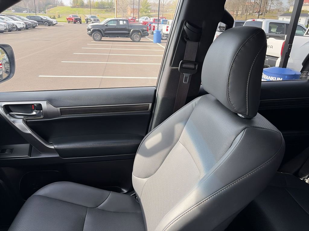 Used 2023 Lexus GX 460 Premium w/ Premium Package image 25