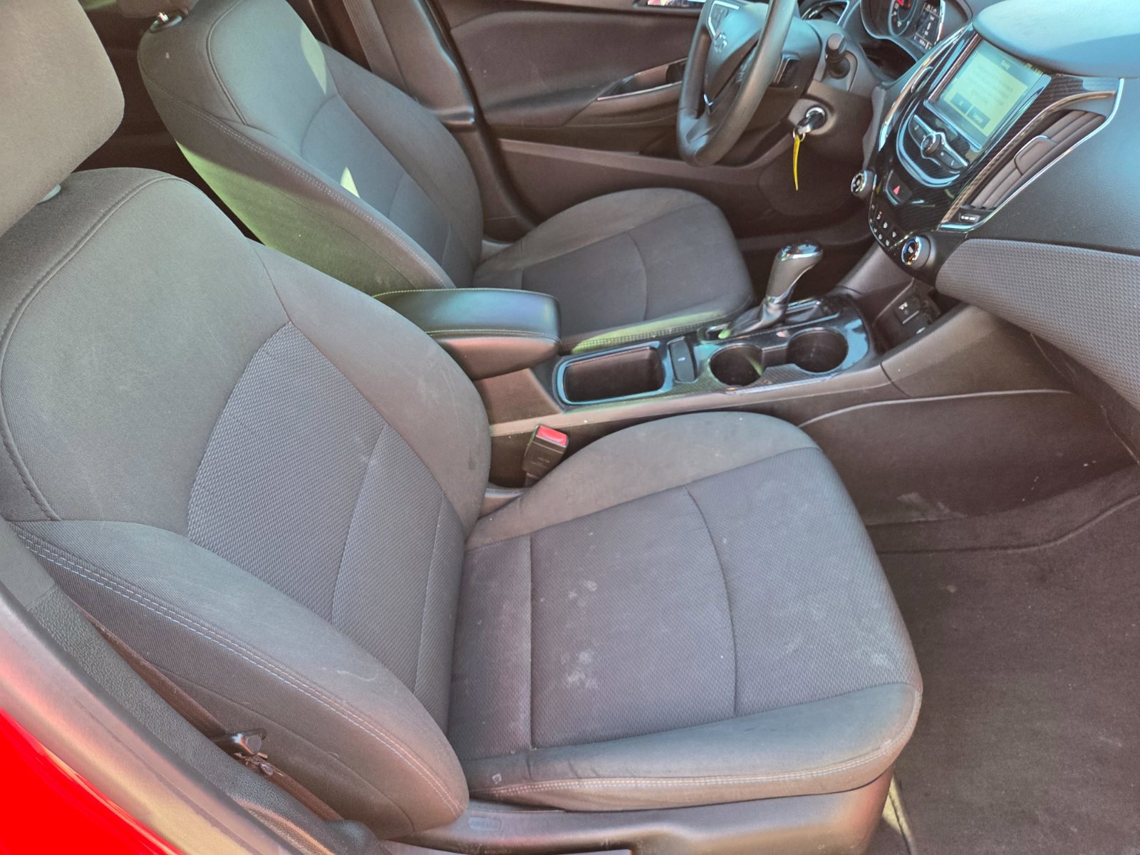 Used 2018 Chevrolet Cruze LT FWD image 12