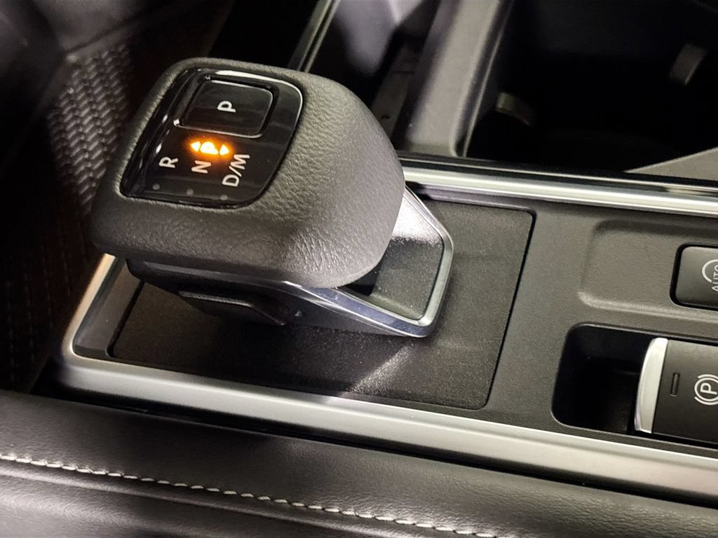 Used 2022 Nissan Pathfinder SV AWD/4WD image 17