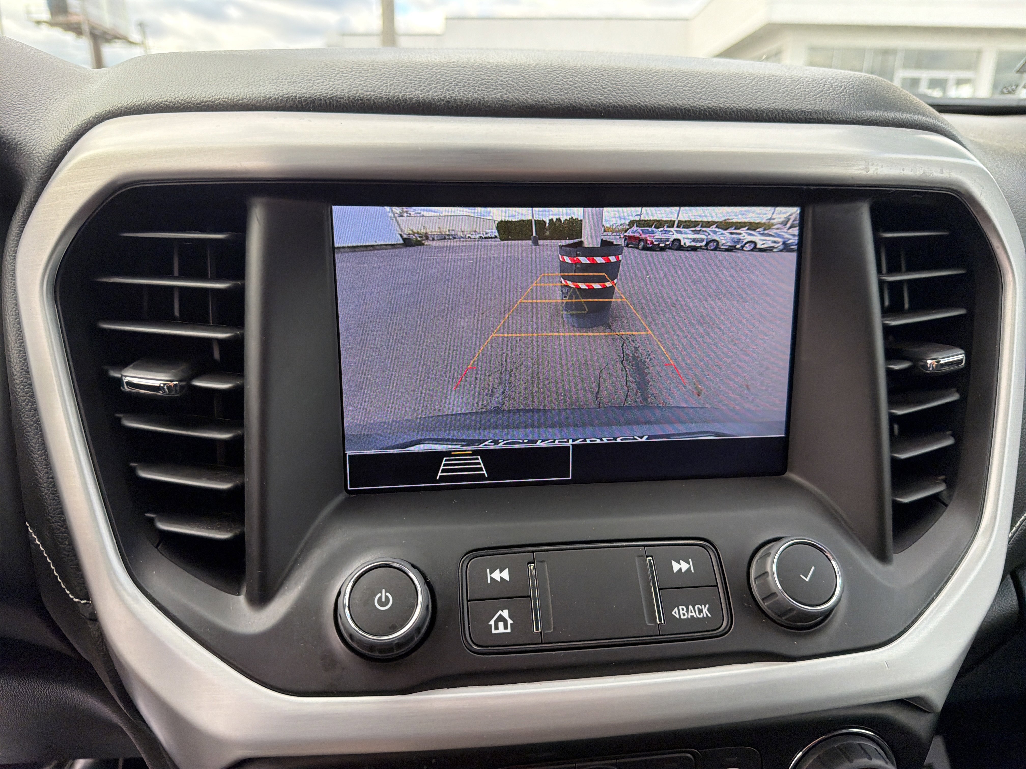 Certified 2023 GMC Acadia SLE image 17