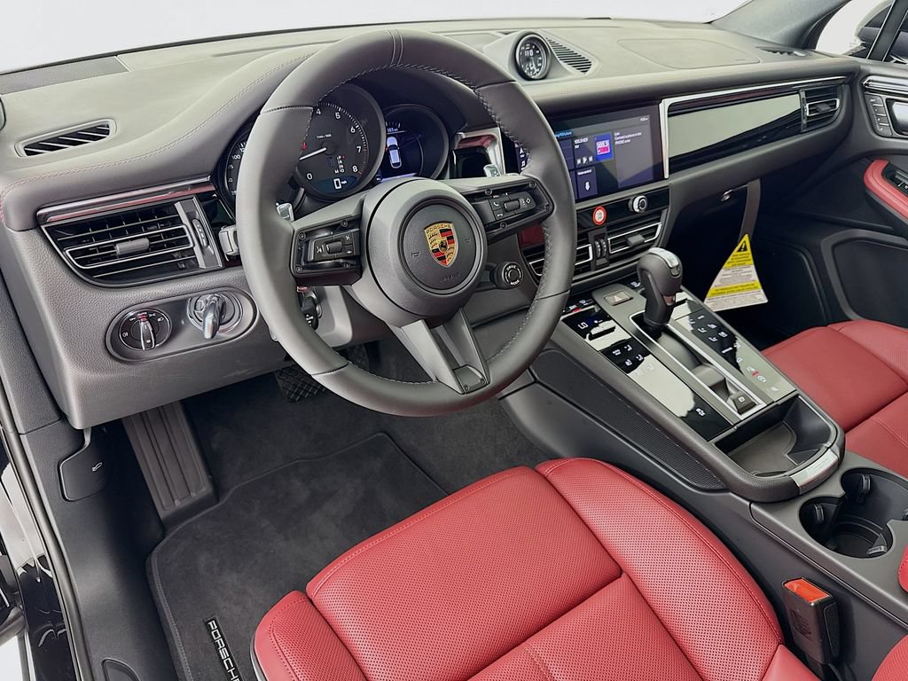New 2026 Porsche Macan AWD/4WD image 4