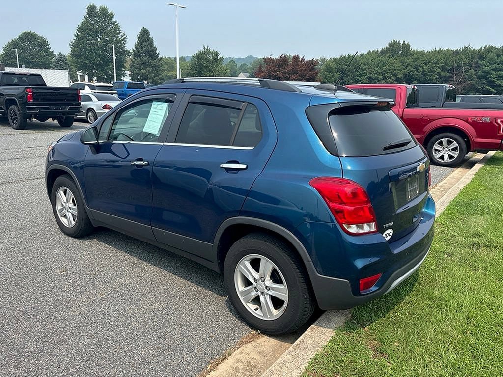 Used 2020 Chevrolet Trax LT w/ LT Convenience Package FWD image 5