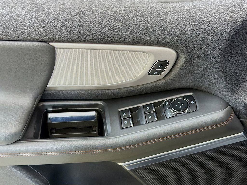 Used 2025 Ford Expedition Max Active AWD/4WD image 28