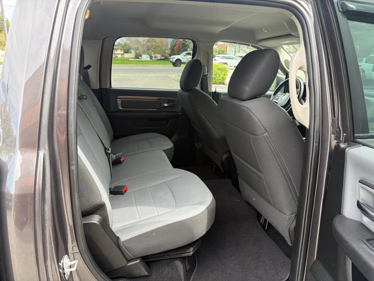 Used 2021 RAM 1500 Classic SLT w/ SLT Plus D￩cor Group image 6