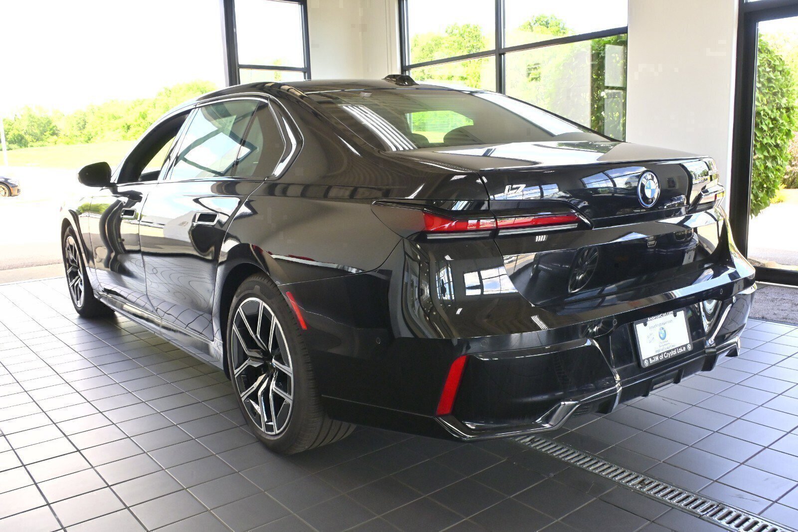 Used 2024 BMW i7 eDrive50 w/ M Sport Package image 6
