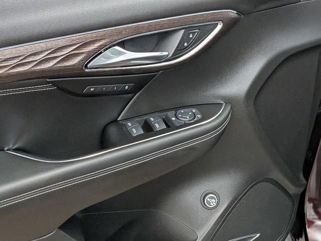 Used 2022 Buick Envision Avenir w/ Safety Package FWD image 14