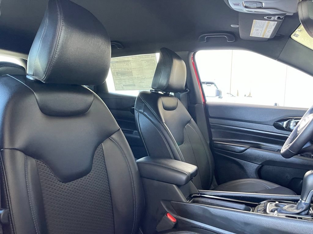 New 2026 Jeep Compass Latitude AWD/4WD image 12