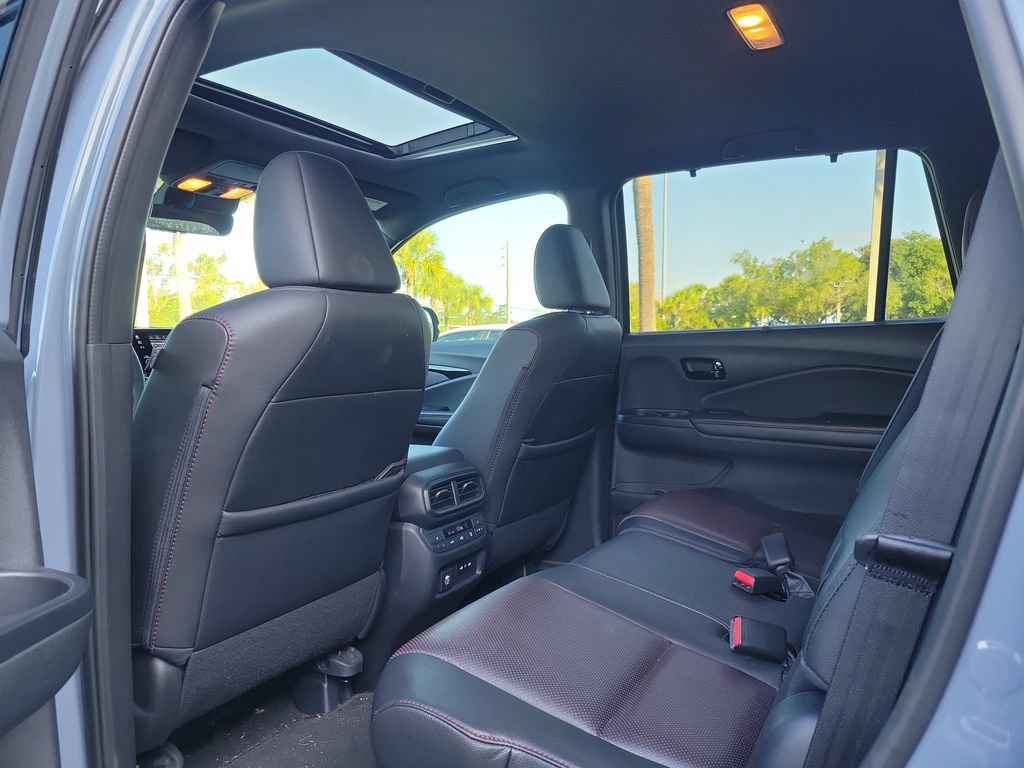 Used 2024 Honda Passport Black Edition image 16