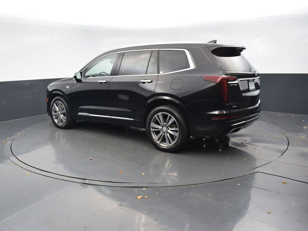 Used 2022 Cadillac XT6 Premium Luxury w/ Technology Package image 3