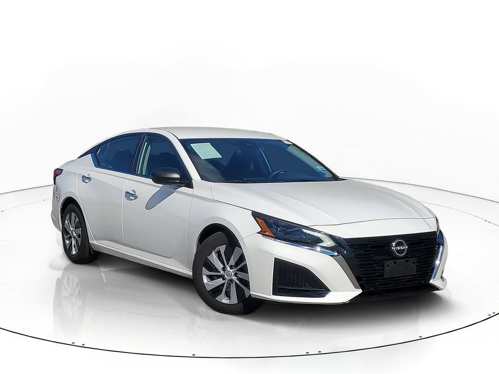 Used 2024 Nissan Altima 2.5 S FWD image 1