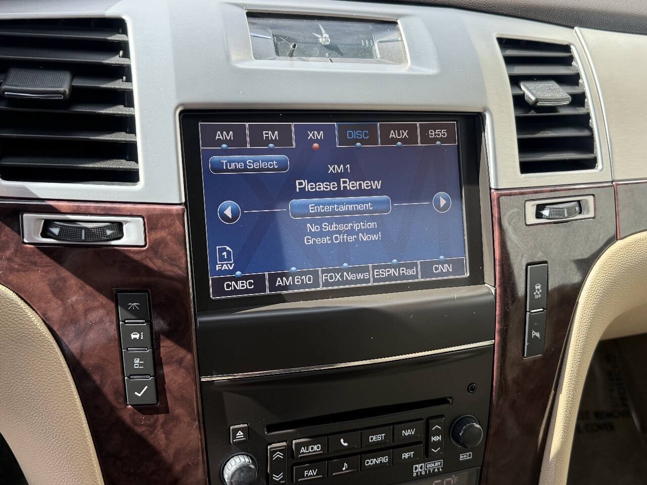 Used 2014 Cadillac Escalade Luxury AWD/4WD image 13