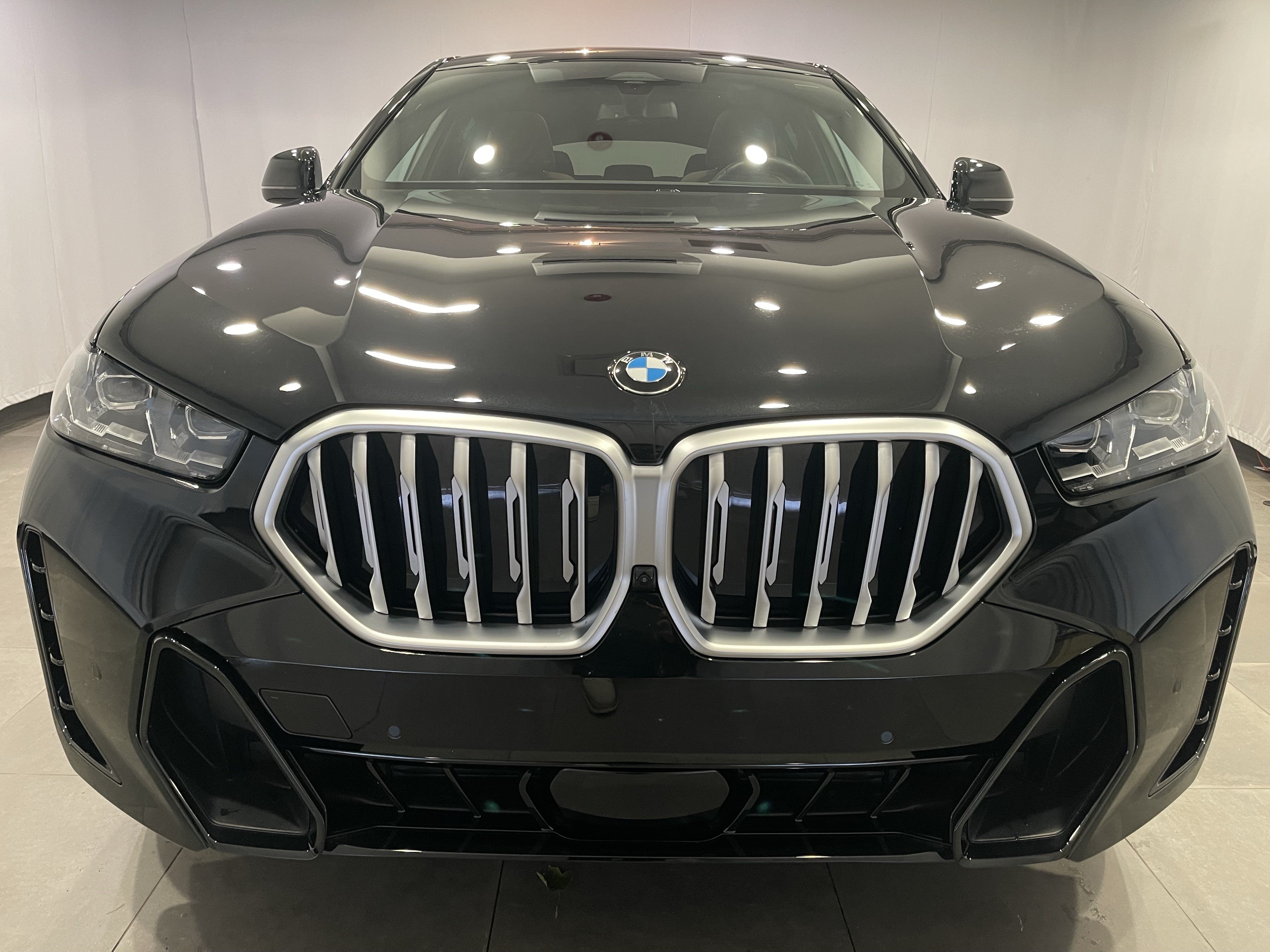 Used 2027 BMW X6 xDrive40i AWD/4WD image 2