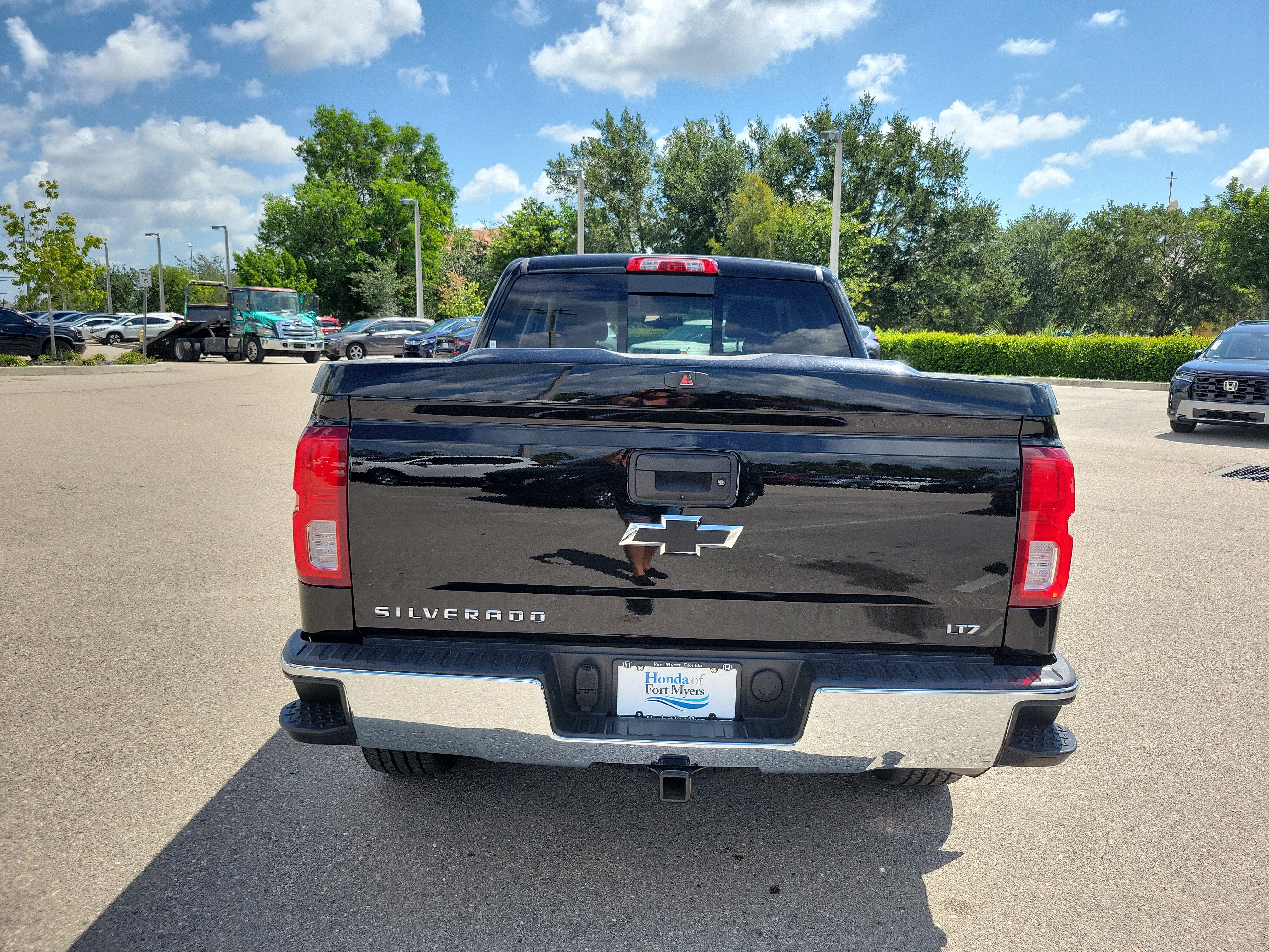 Used 2018 Chevrolet Silverado 1500 LTZ RWD image 5