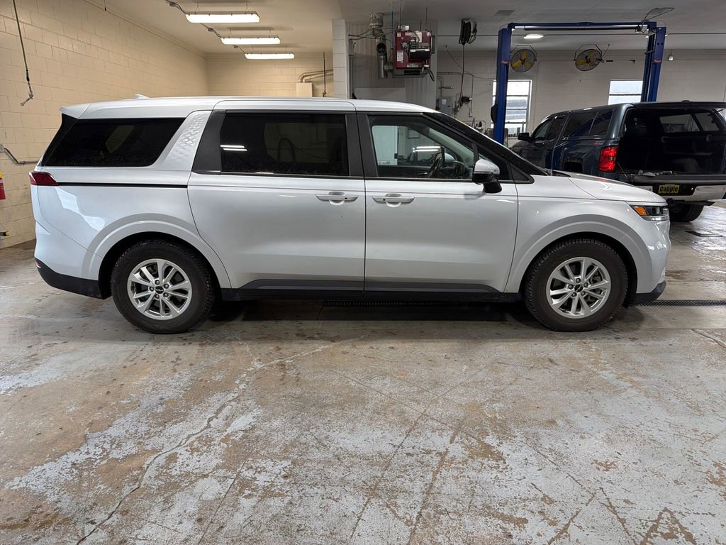 Used 2022 Kia Carnival LX image 13