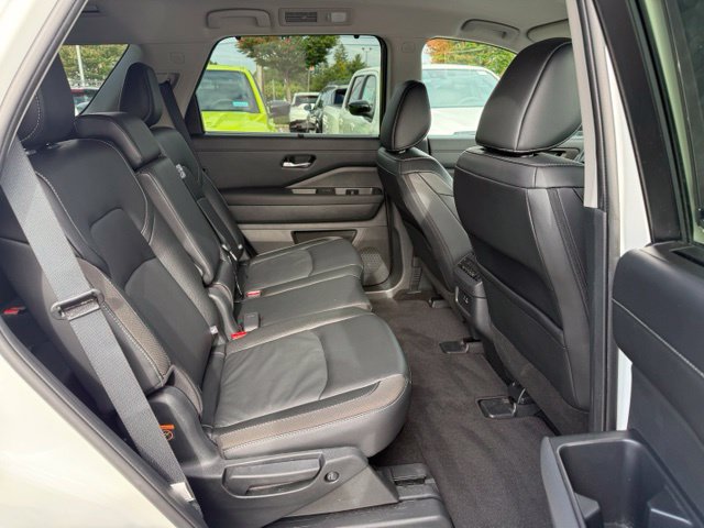 Certified 2024 Nissan Pathfinder SL AWD/4WD image 30
