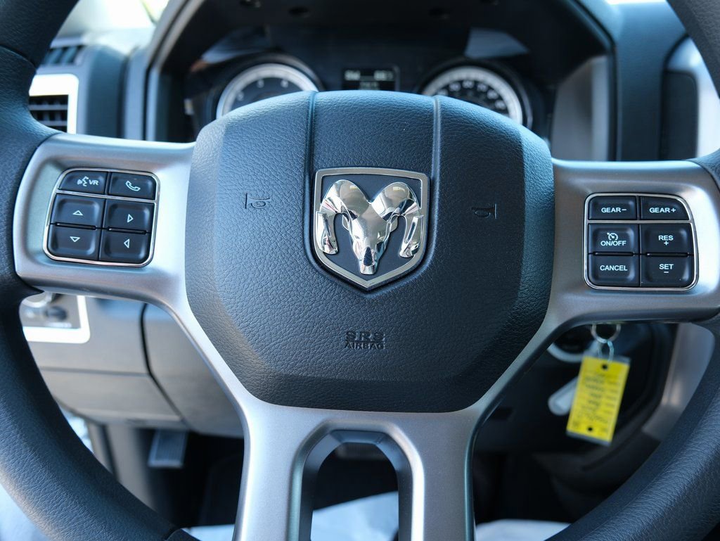 Used 2023 RAM 1500 Classic SLT AWD/4WD image 16