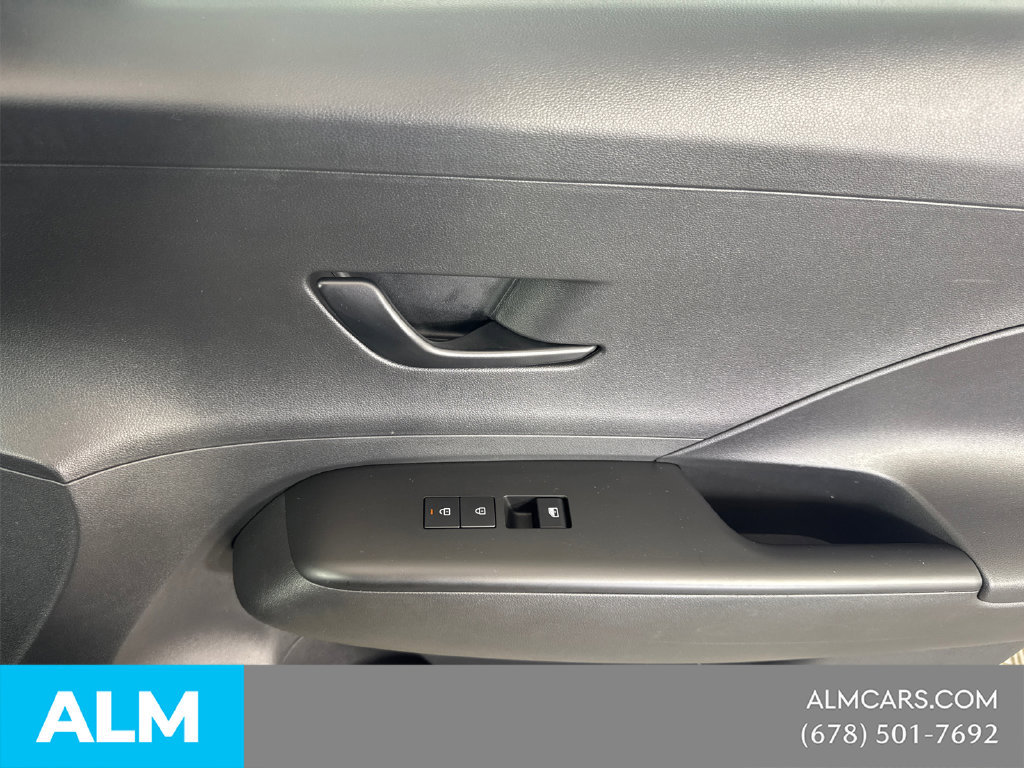 Used 2025 Hyundai Kona SEL FWD image 17