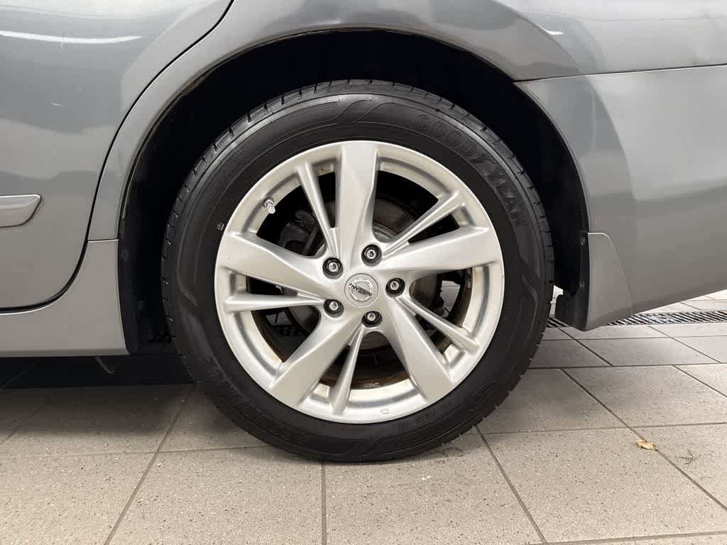 Used 2015 Nissan Altima 2.5 SL w/ Technology Package FWD image 10