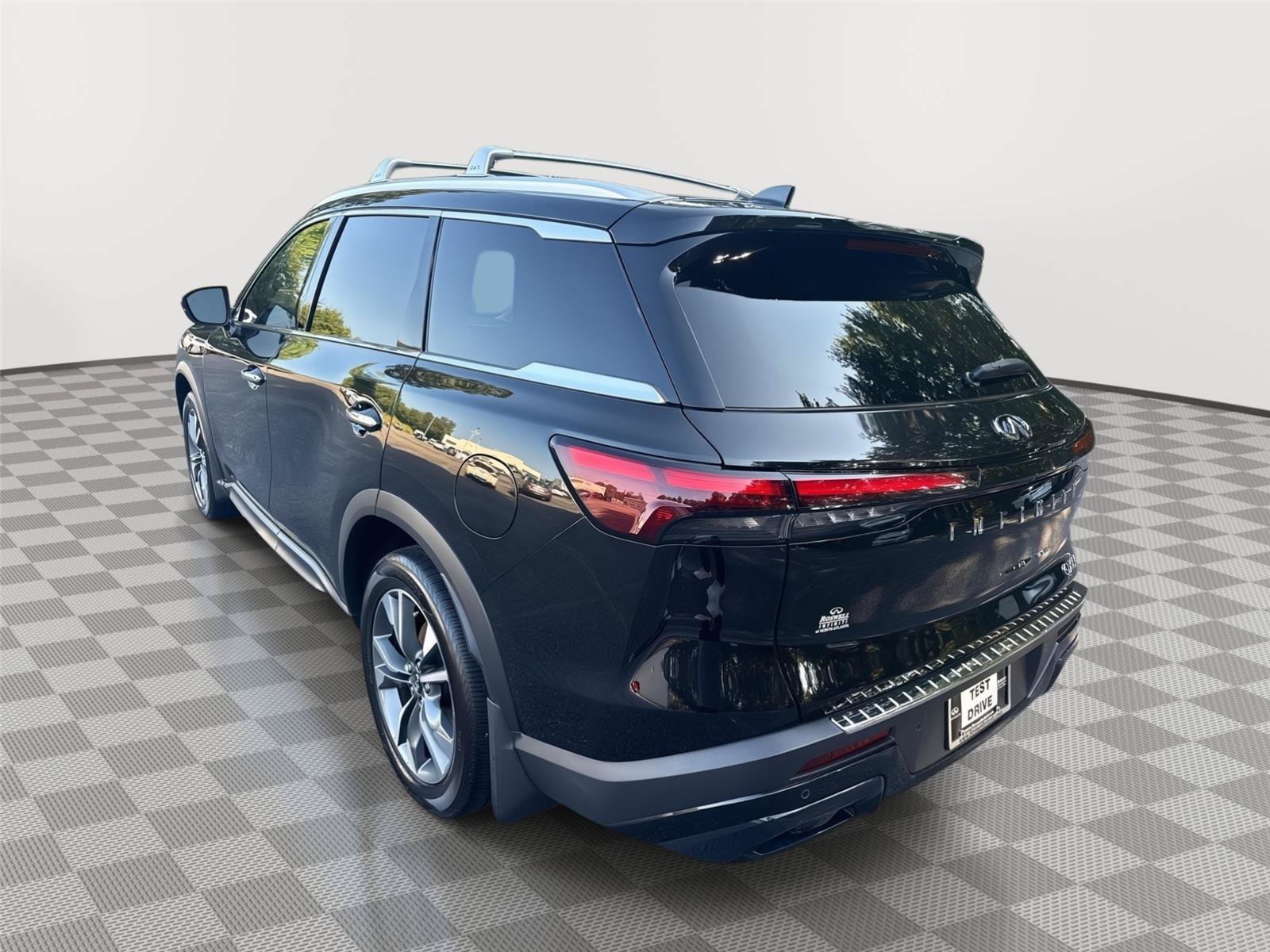 Used 2025 INFINITI QX60 Luxe w/ Cargo Package FWD image 8