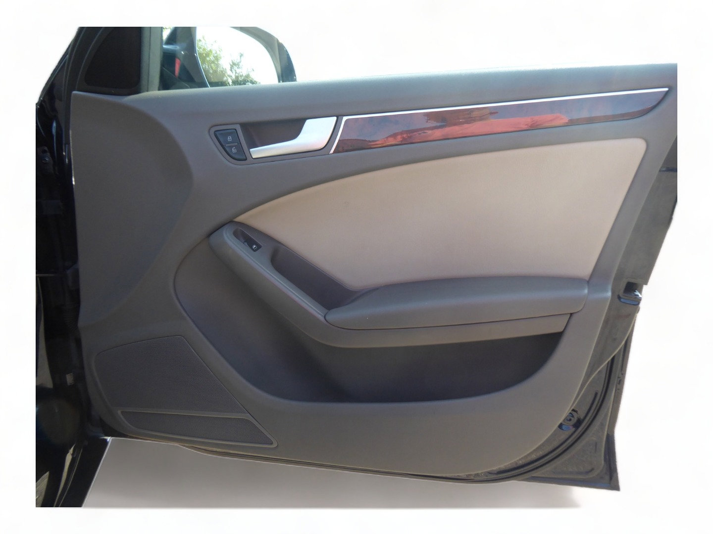 Used 2010 Audi A4 2.0T Premium image 15