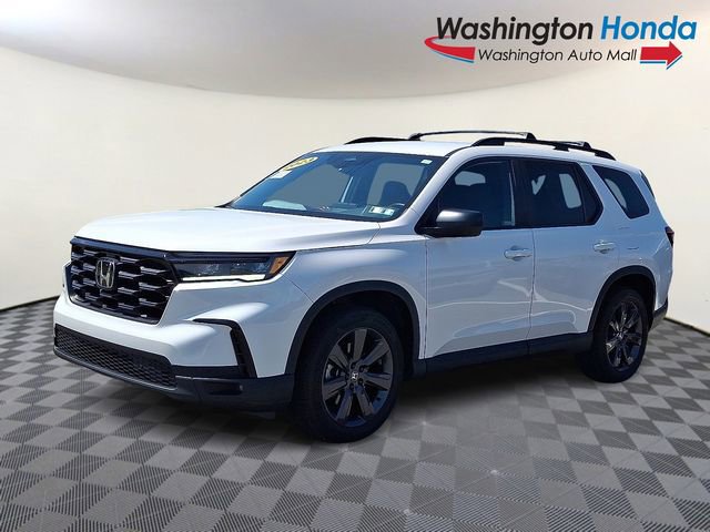 Certified 2023 Honda Pilot Sport image 3