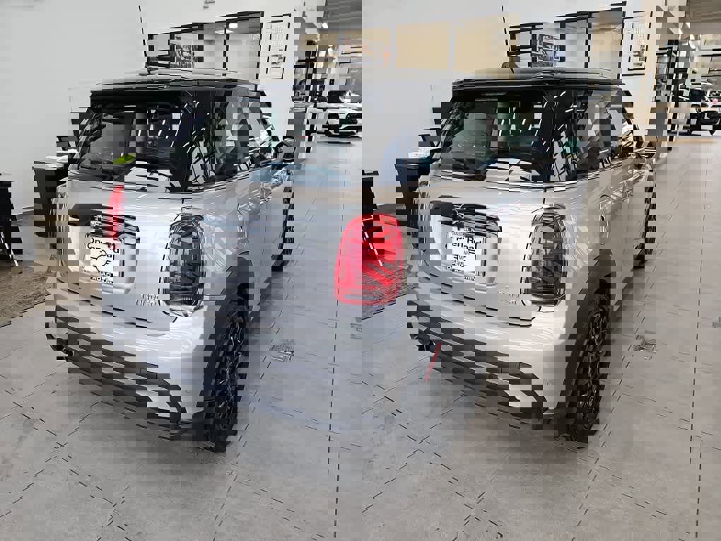 Certified 2024 MINI Cooper 2-Door Hardtop image 3