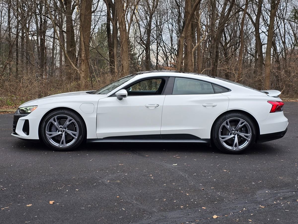 Used 2022 Audi e-tron GT Premium Plus image 3