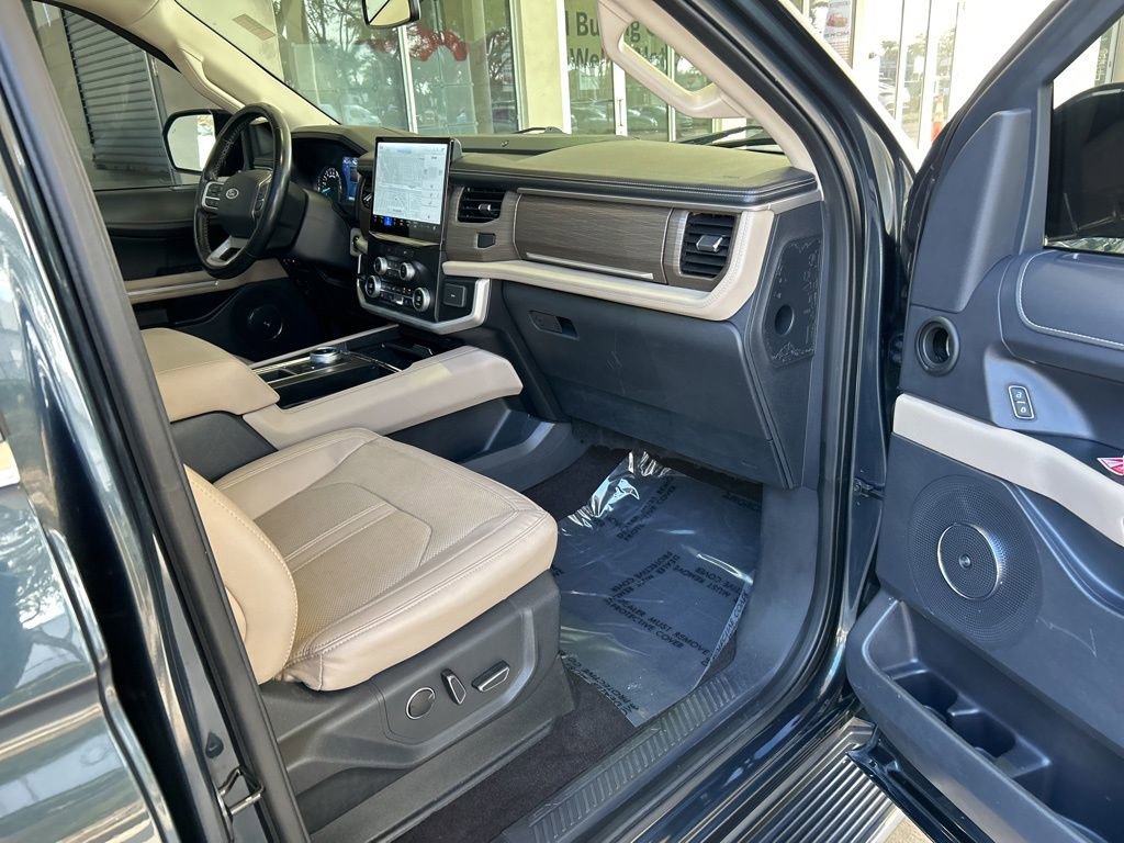 Used 2023 Ford Expedition Max Limited image 23