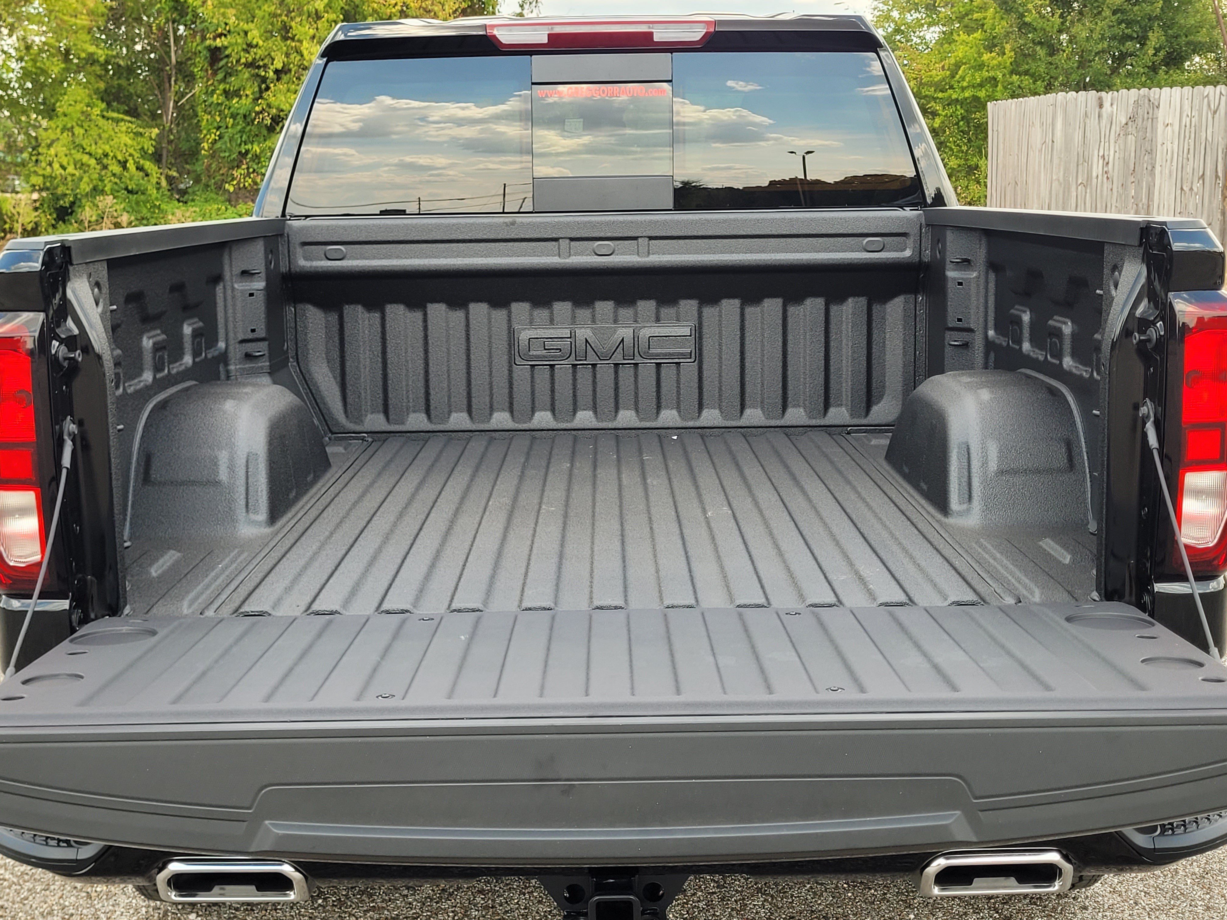 New 2026 GMC Sierra 1500 Elevation w/ Elevation Premium Package AWD/4WD image 9