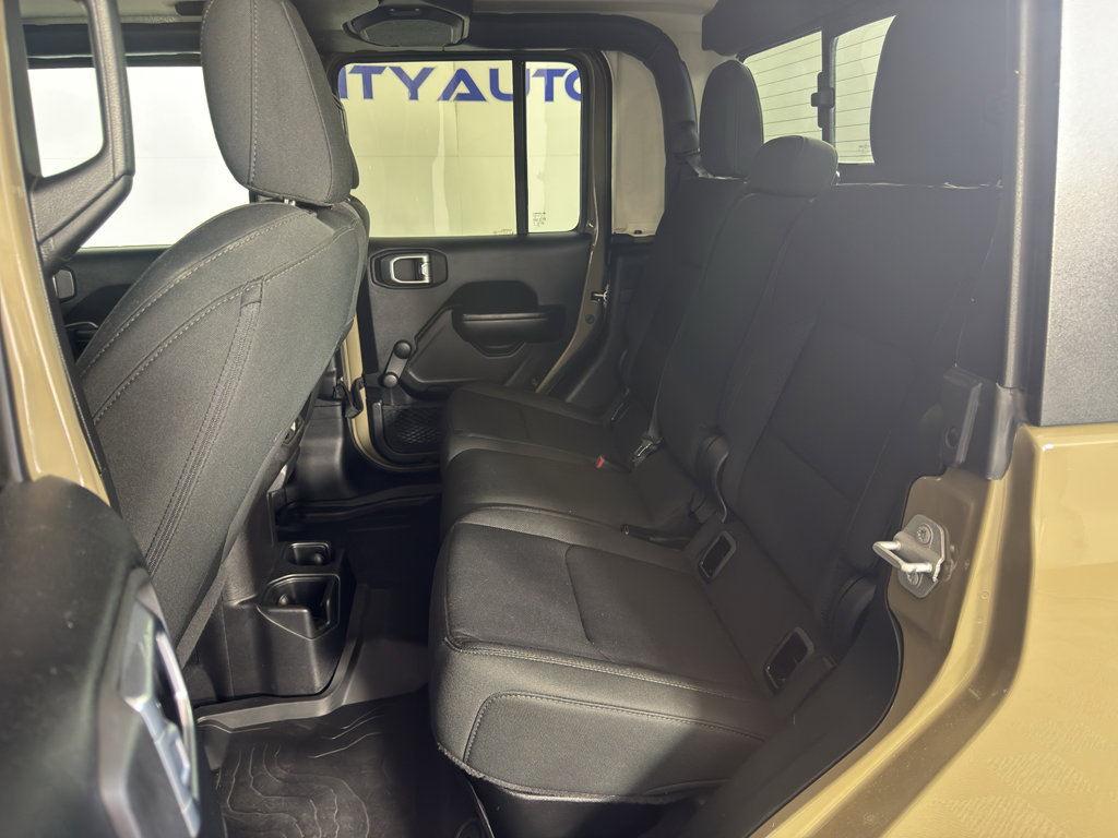 Used 2020 Jeep Gladiator Sport image 33